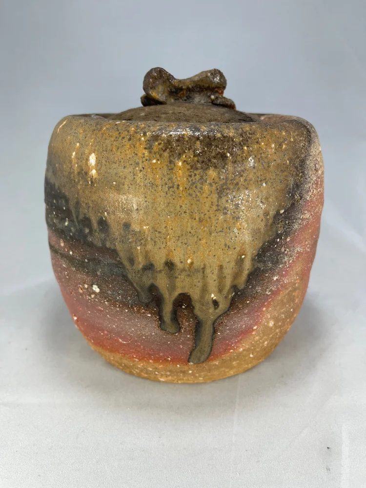 Shigaraki MIzusashi by Kanzaki Shiho (1942 - 2018) — CeramicARTyson